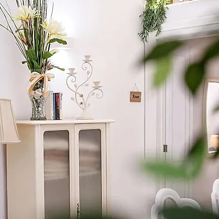 Toma Street Bed & Breakfast 3*